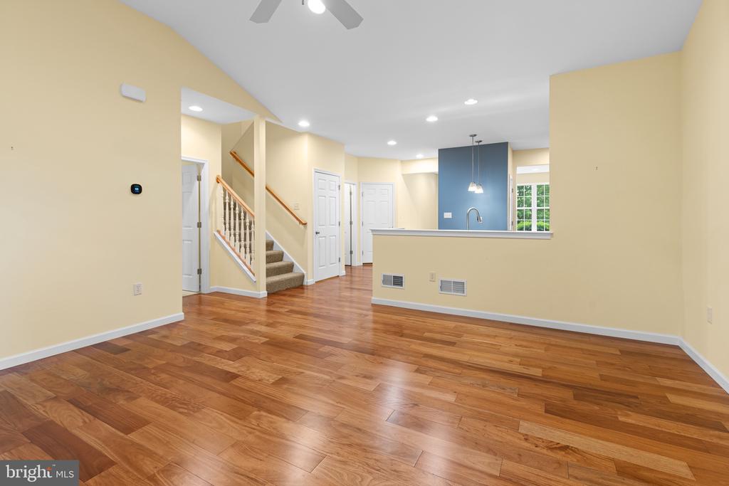 1816 WINDSONG LANE