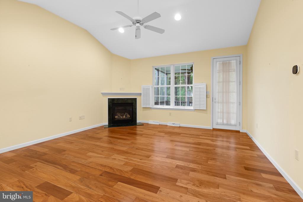 1816 WINDSONG LANE