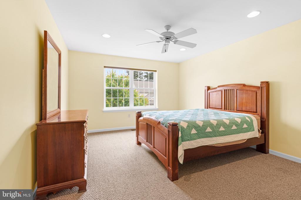 1816 WINDSONG LANE
