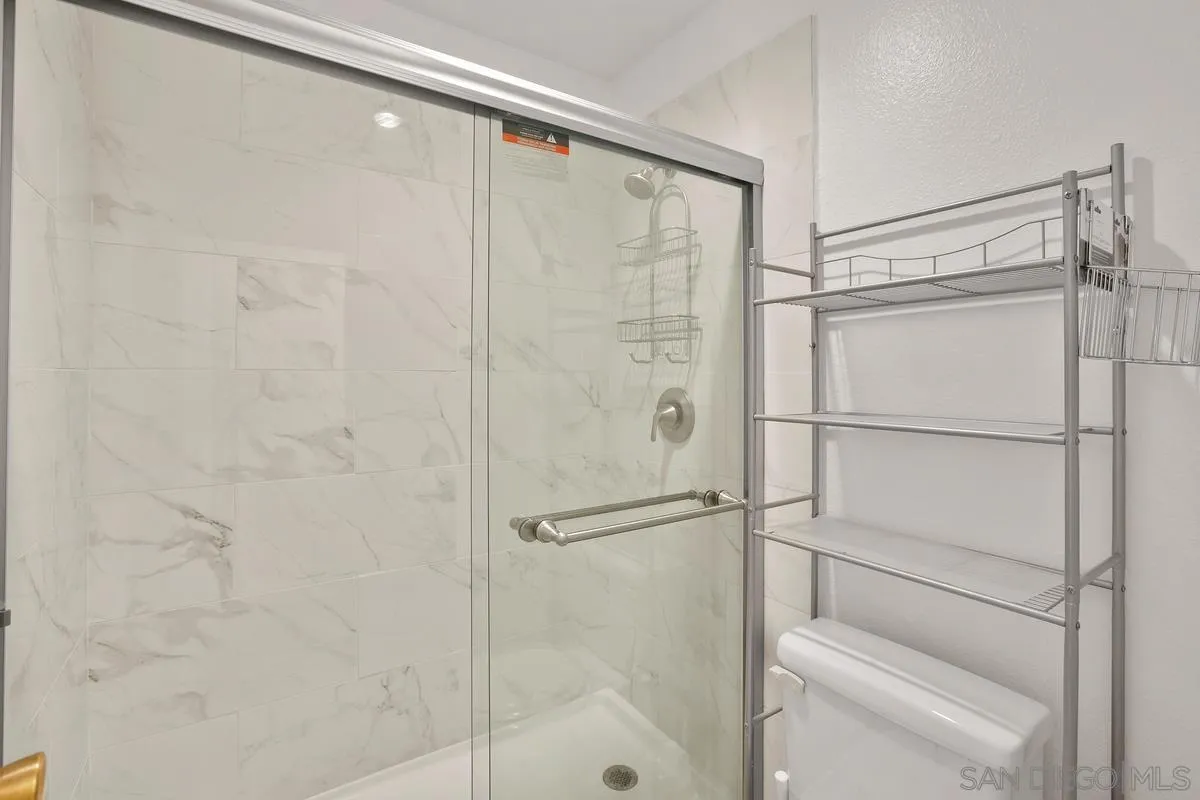 4368 42nd St Unit: 3