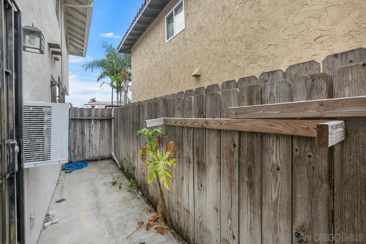 4368 42nd St Unit: 3