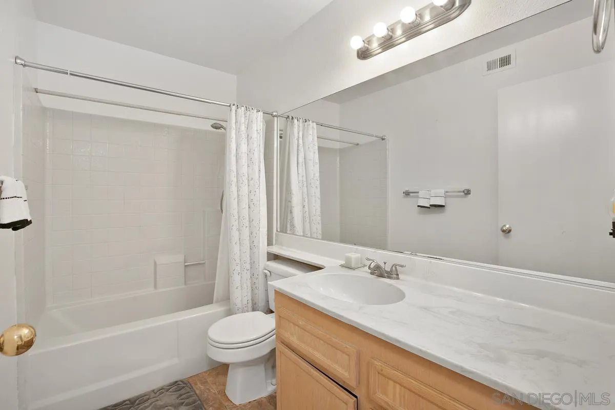 4368 42nd St Unit: 3