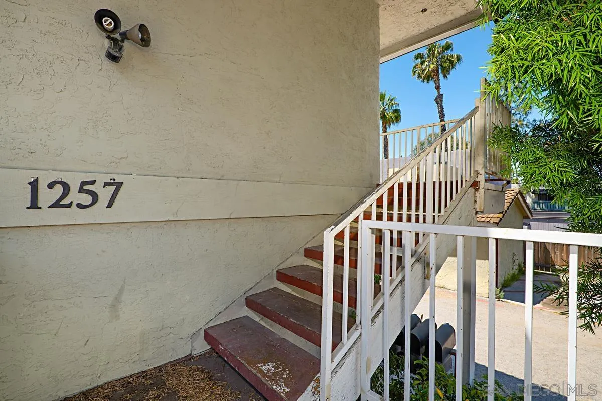 1257 E Grand Ave Unit: F