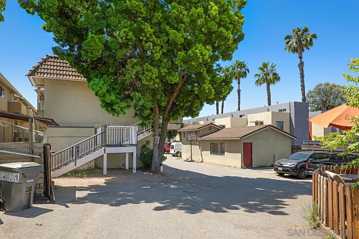 1257 E Grand Ave Unit: F