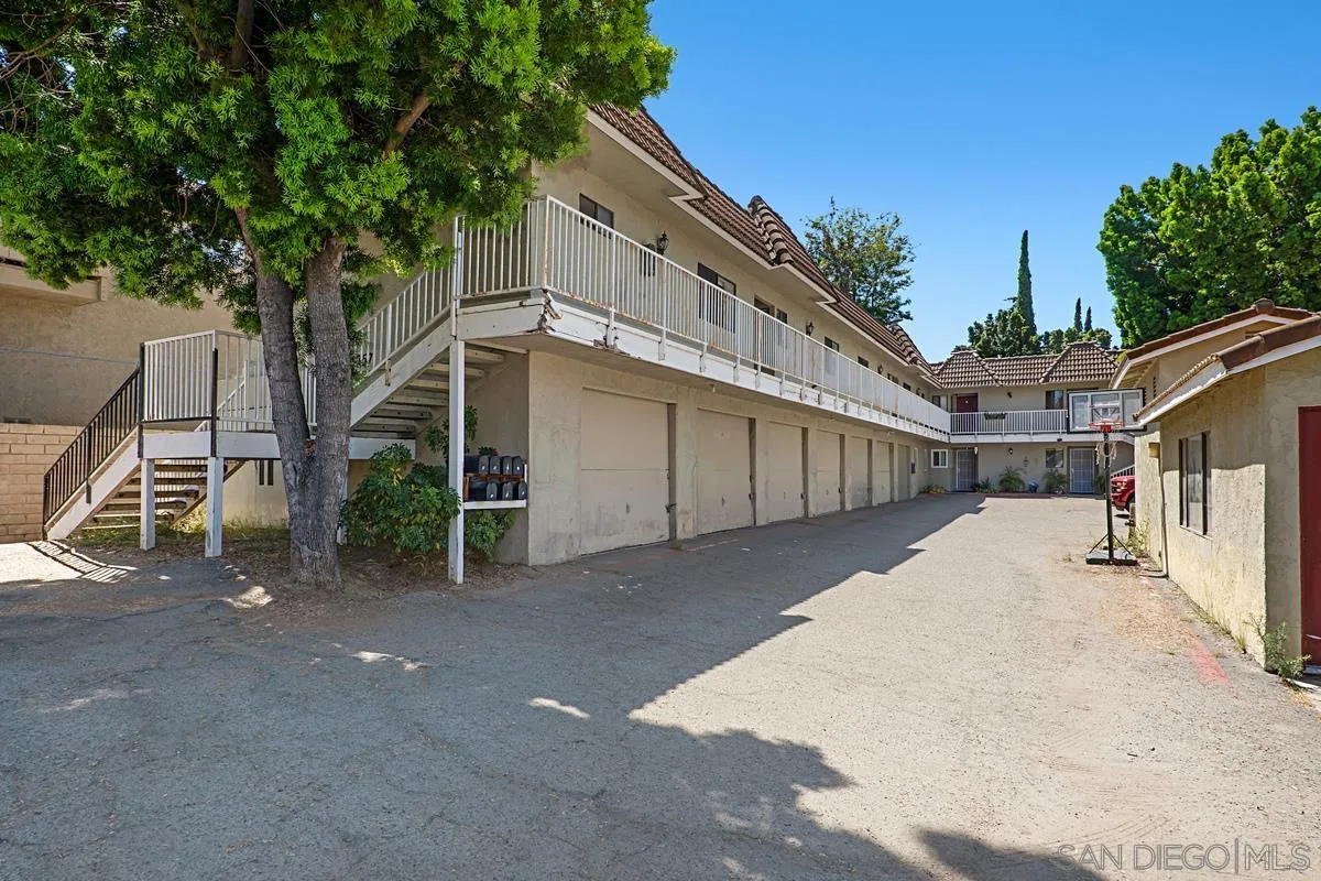 1257 E Grand Ave Unit: F