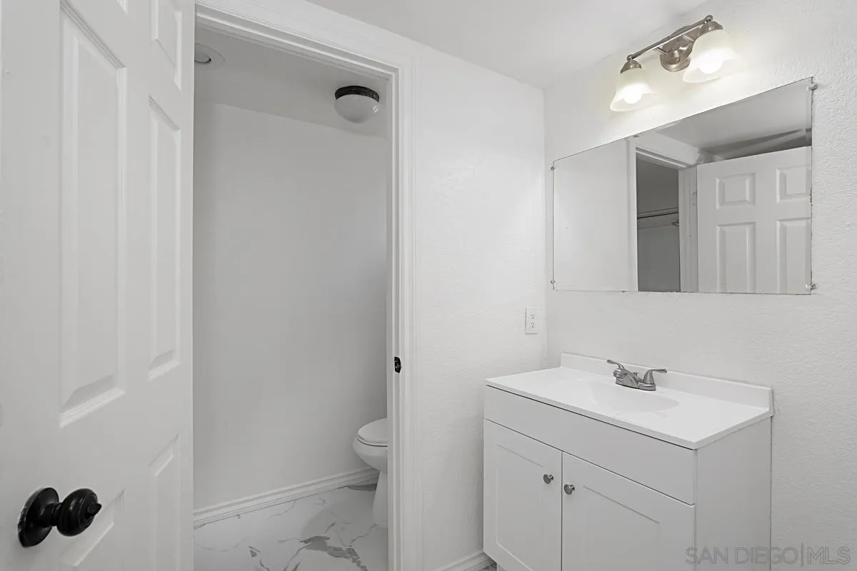 1257 E Grand Ave Unit: F