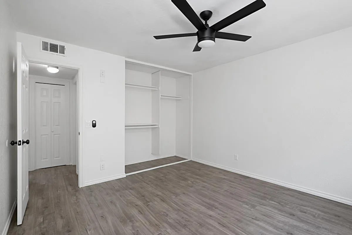 1257 E Grand Ave Unit: F