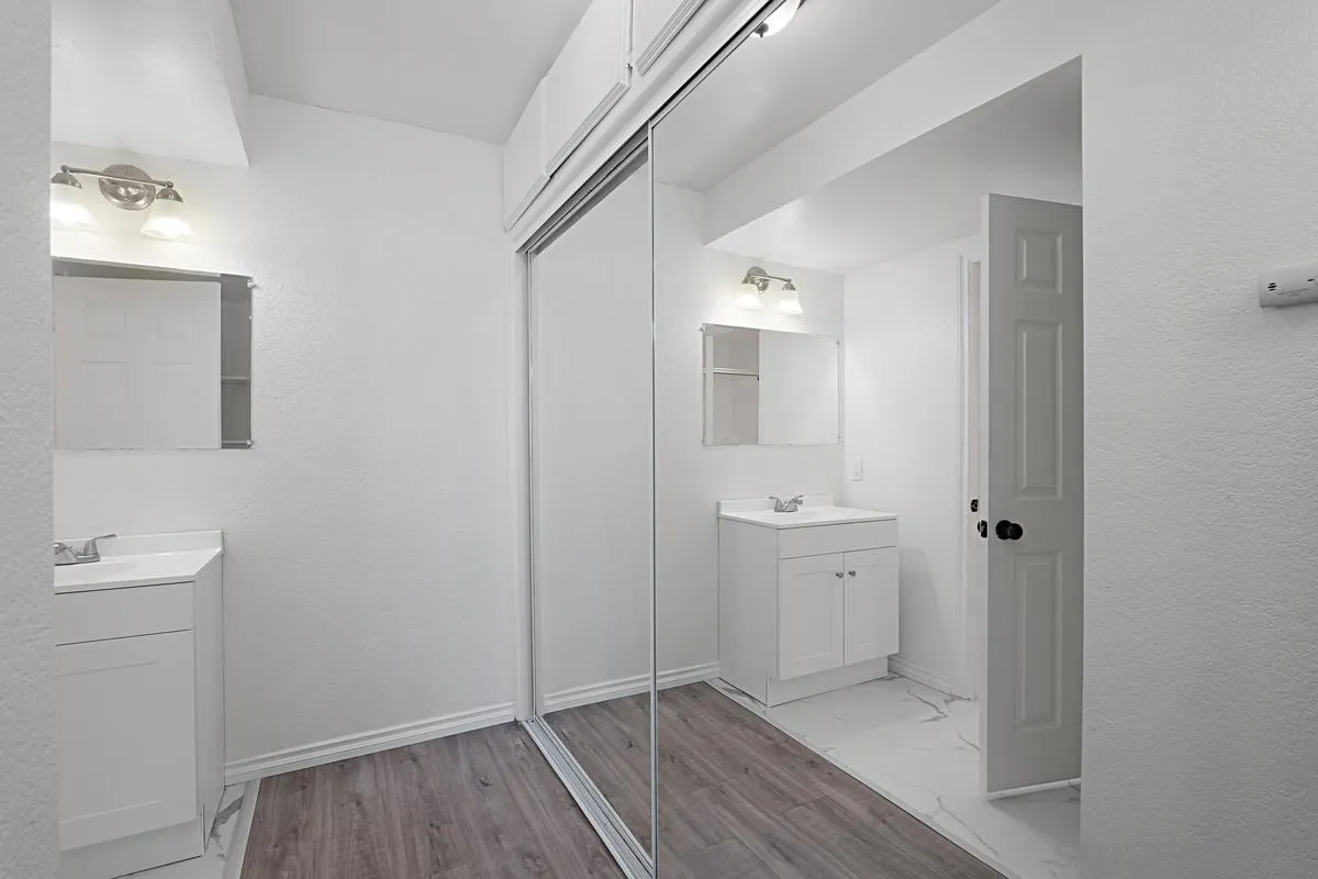 1257 E Grand Ave Unit: F