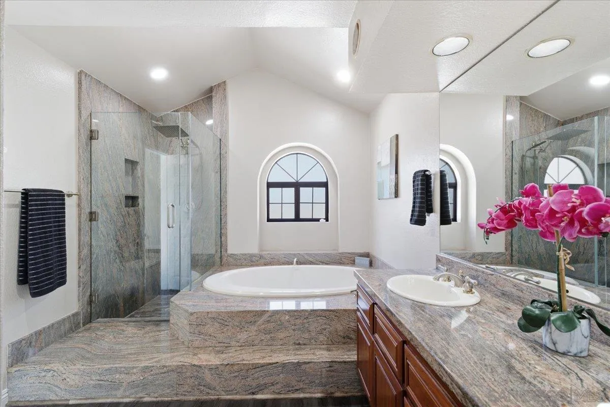 2174 Villa Sonoma