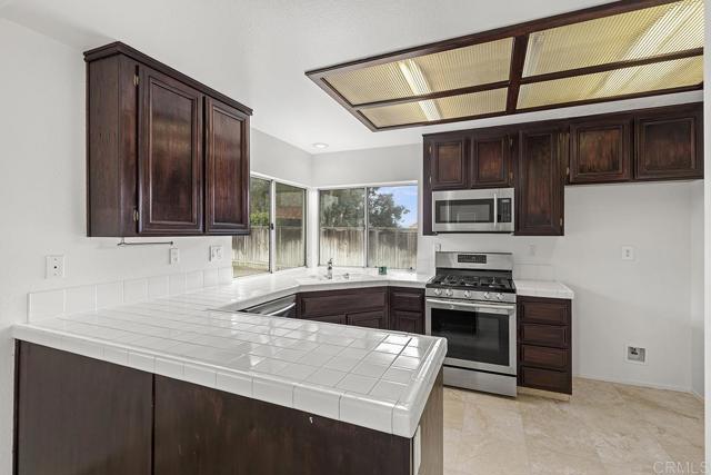 39570 Glenwood Court