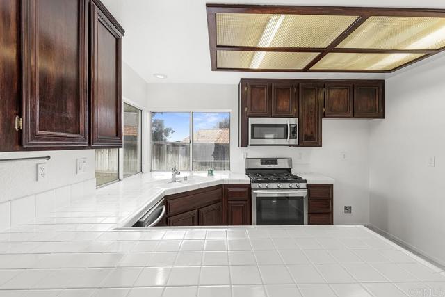 39570 Glenwood Court