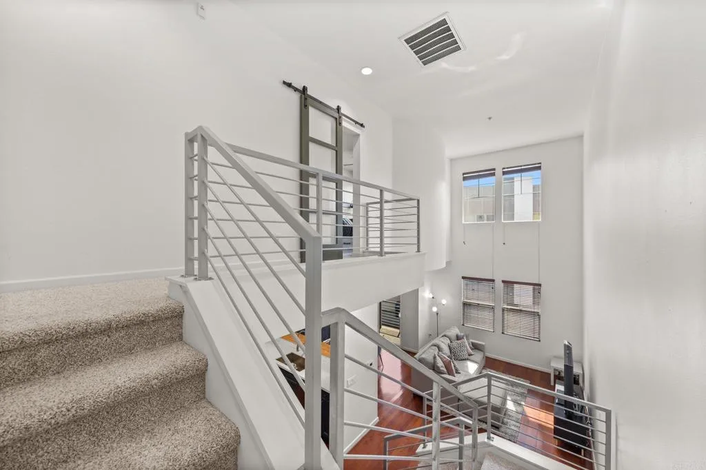 252 E Jeanette Lane