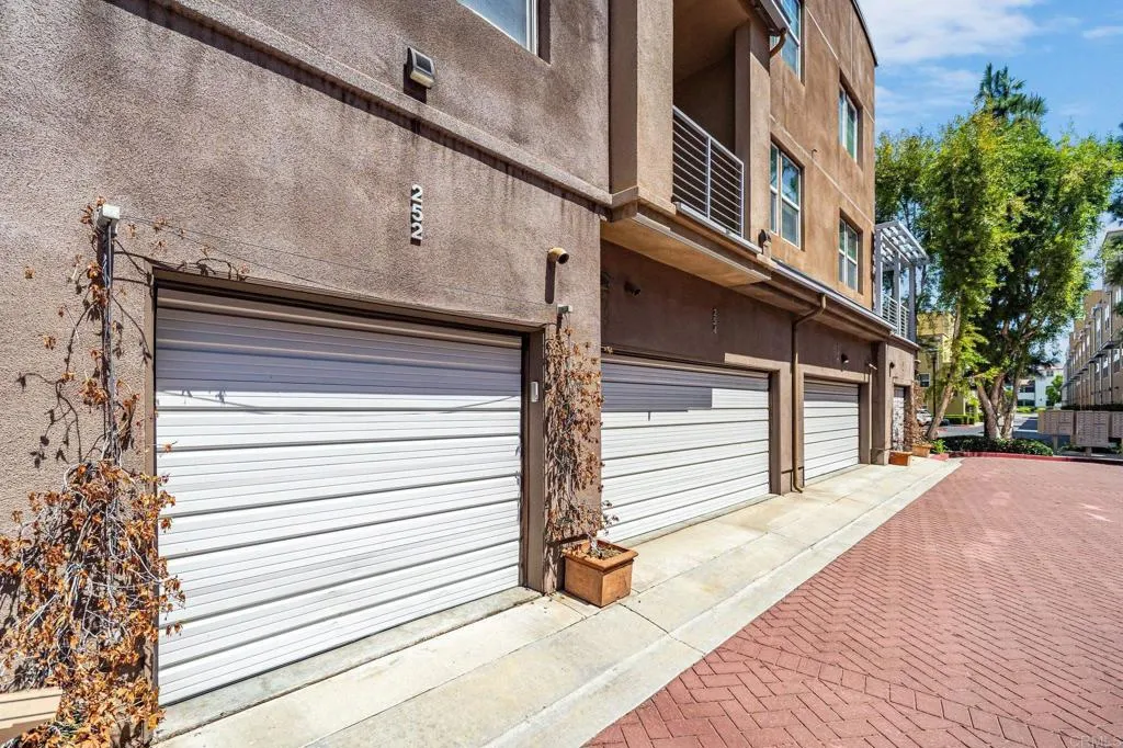 252 E Jeanette Lane