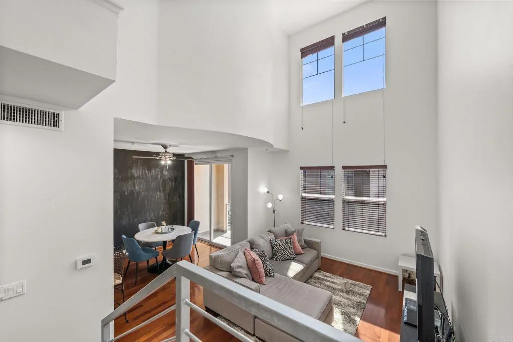 252 E Jeanette Lane