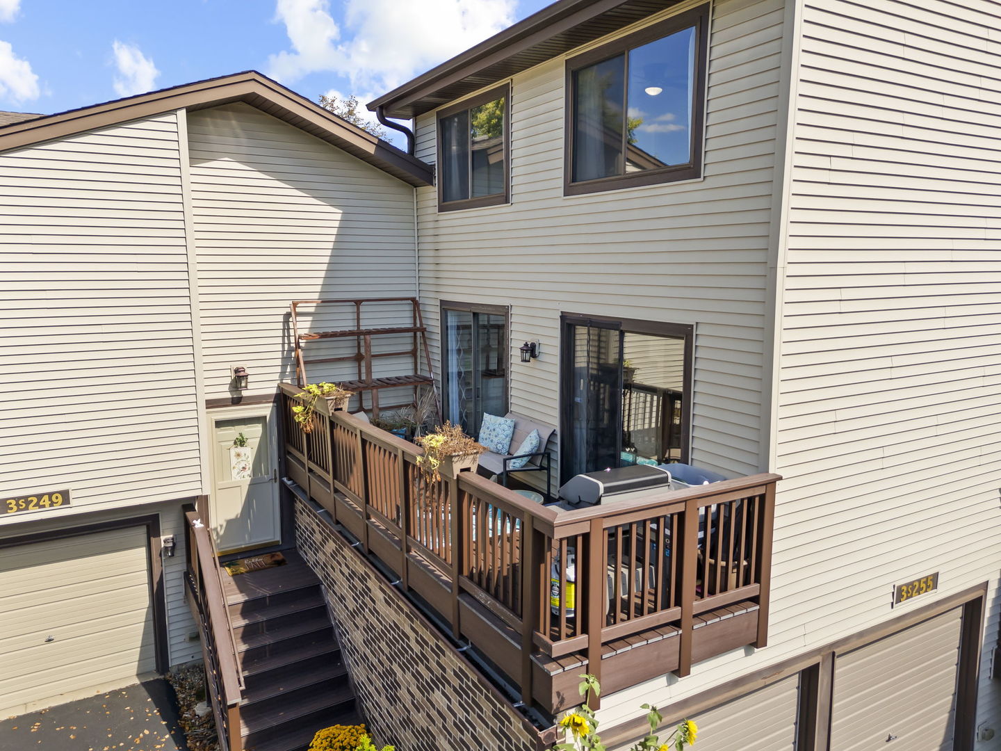 3S255 Briarwood Drive