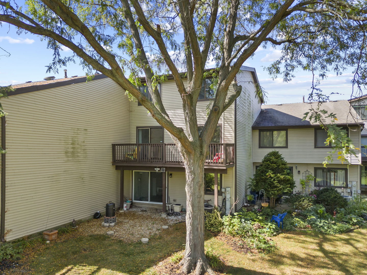 3S255 Briarwood Drive