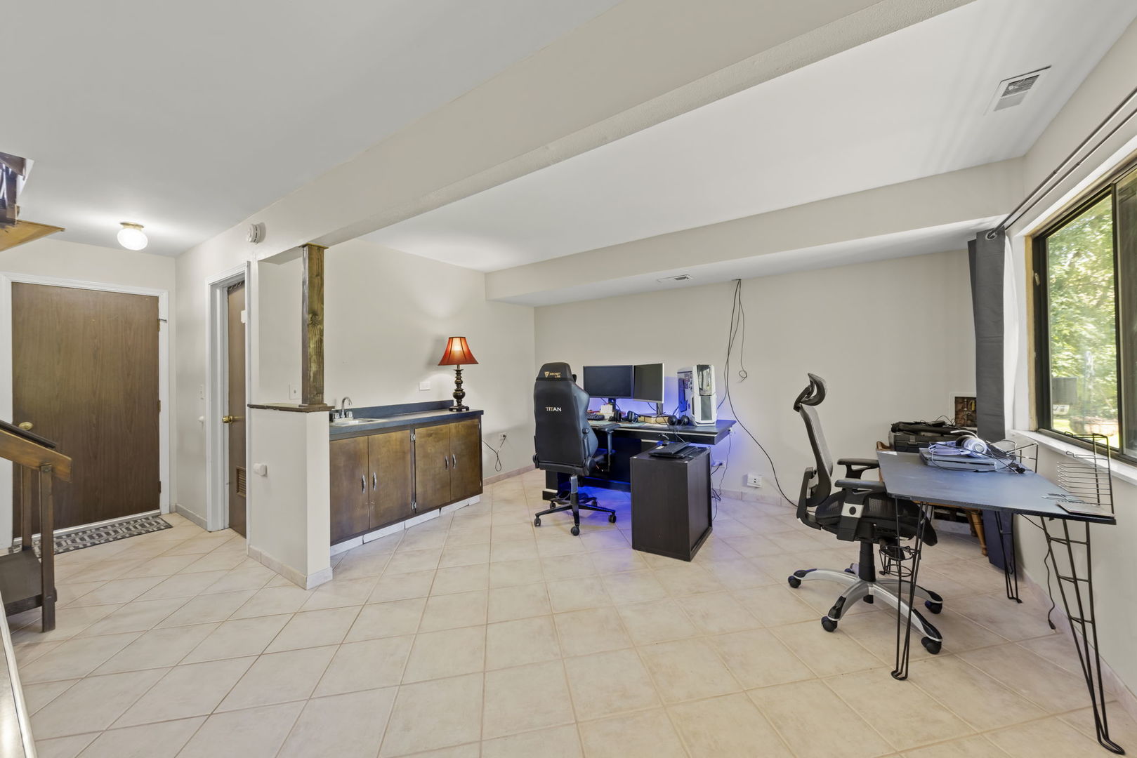 3S255 Briarwood Drive