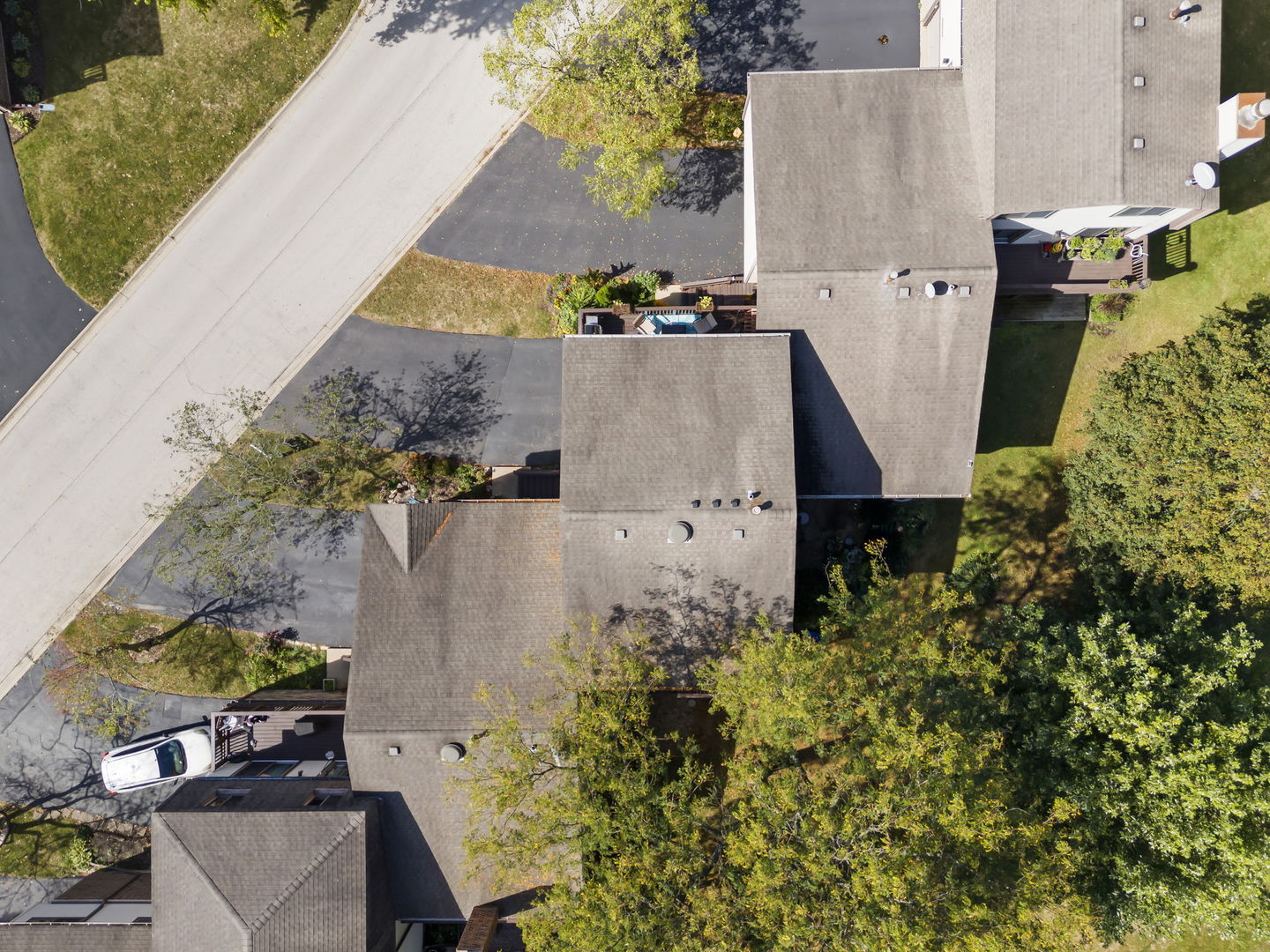3S255 Briarwood Drive