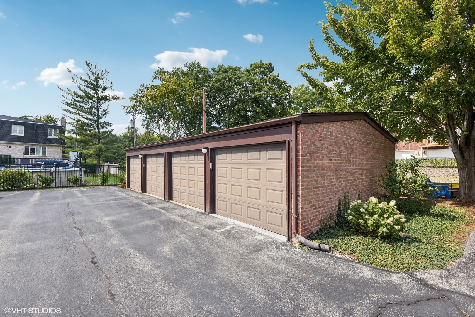 1132 Curtiss Street Unit: 2B