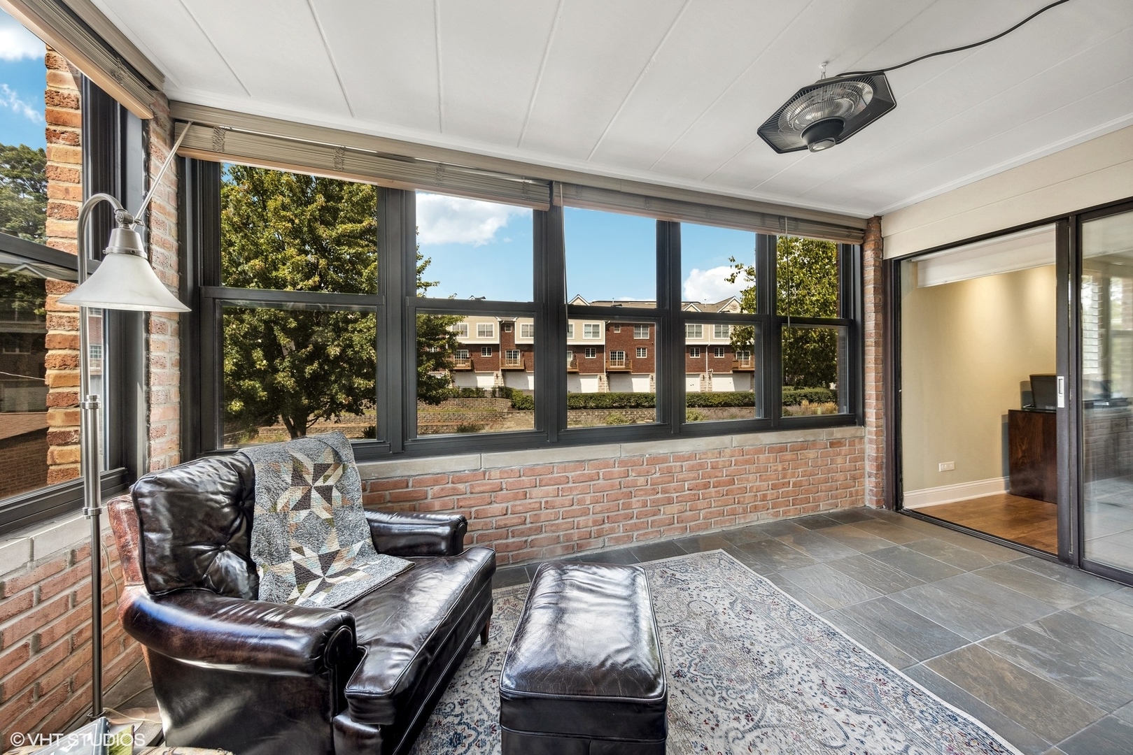 1132 Curtiss Street Unit: 2B