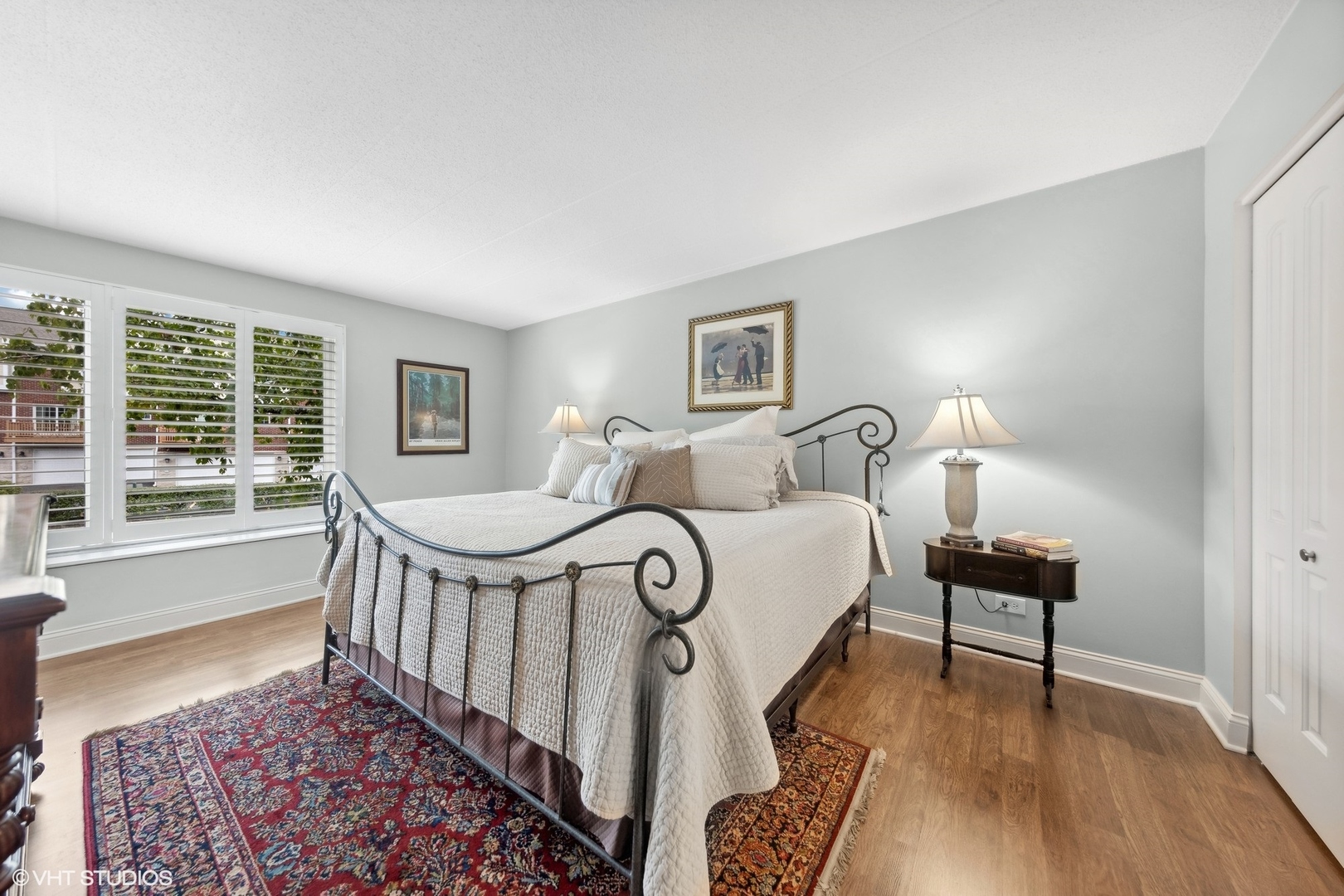 1132 Curtiss Street Unit: 2B