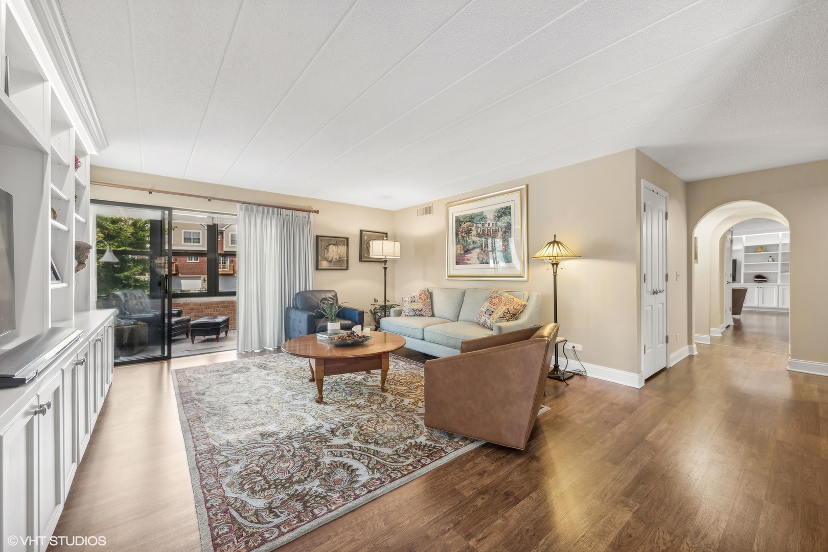 1132 Curtiss Street Unit: 2B