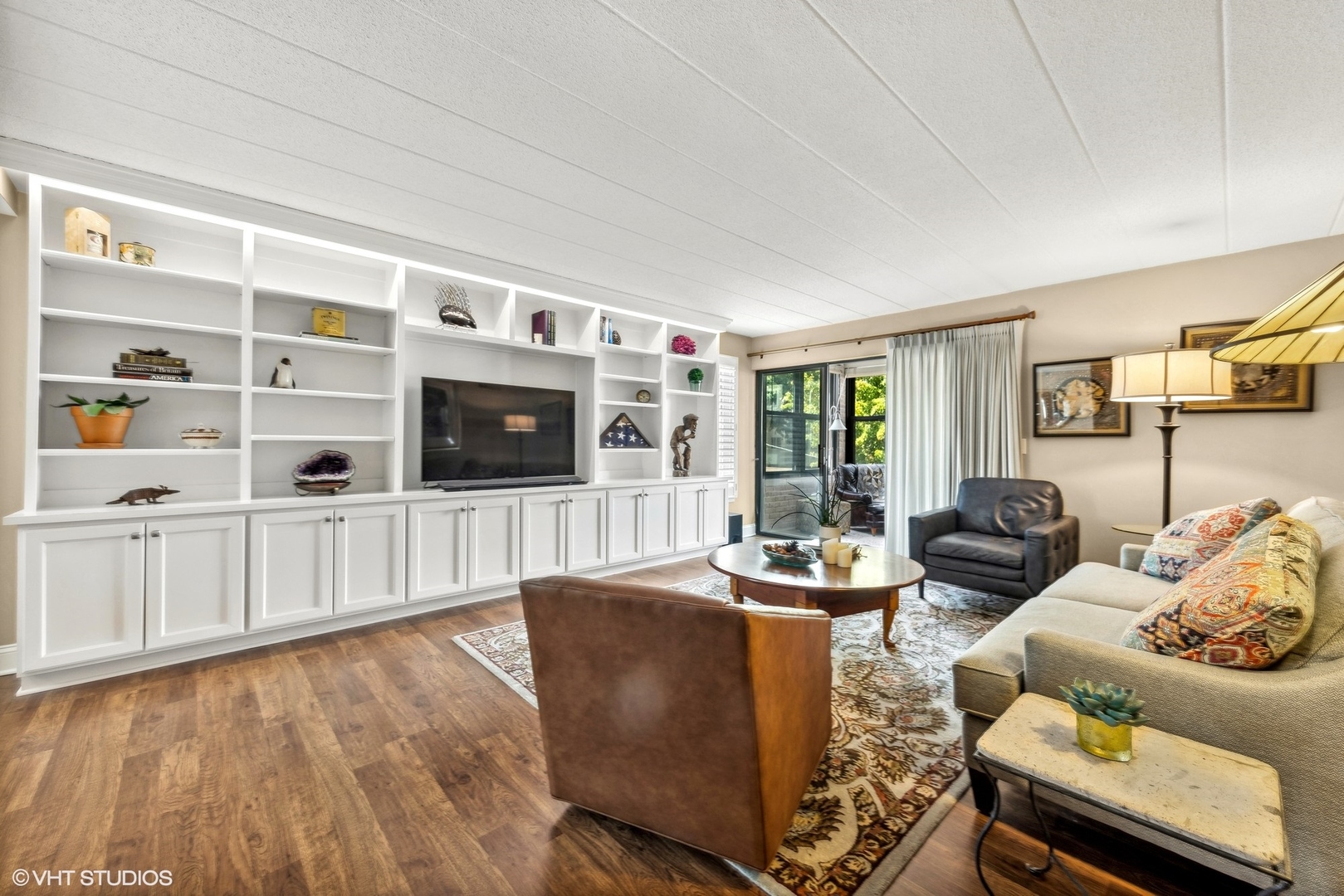 1132 Curtiss Street Unit: 2B