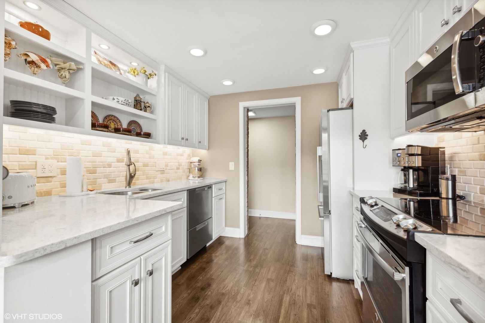 1132 Curtiss Street Unit: 2B