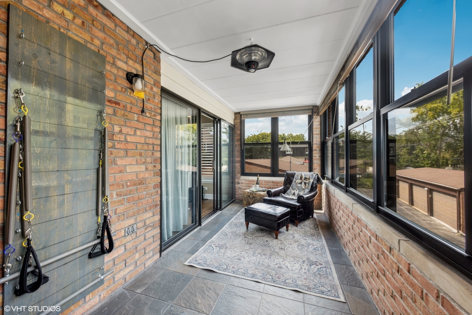 1132 Curtiss Street Unit: 2B