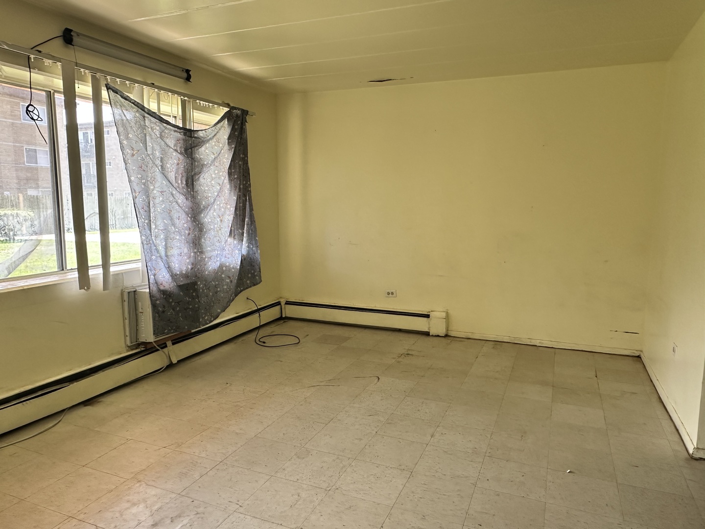6432 N Ridge Boulevard Unit: 1G