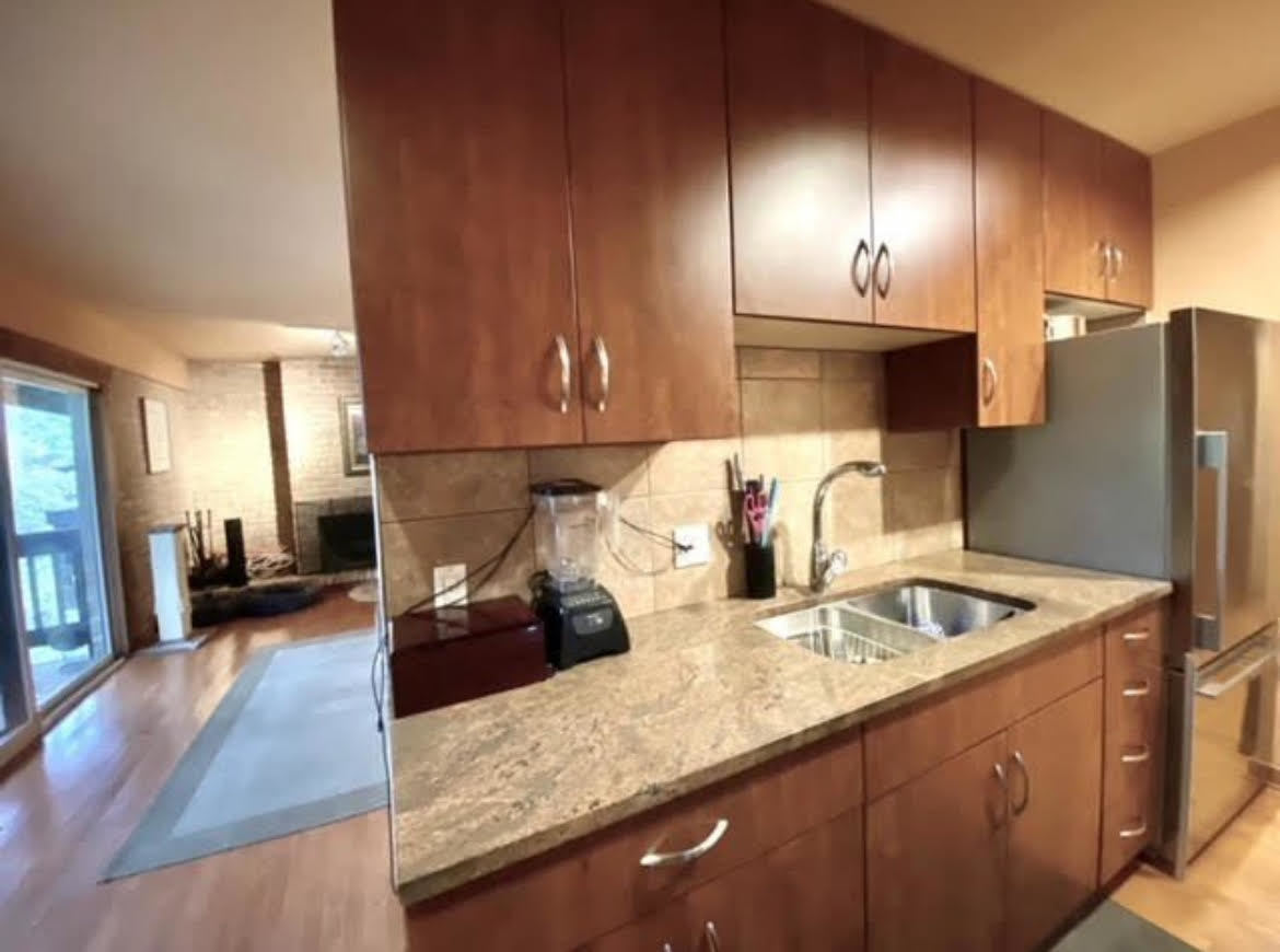 1615 Maple Terrace Unit: 3M