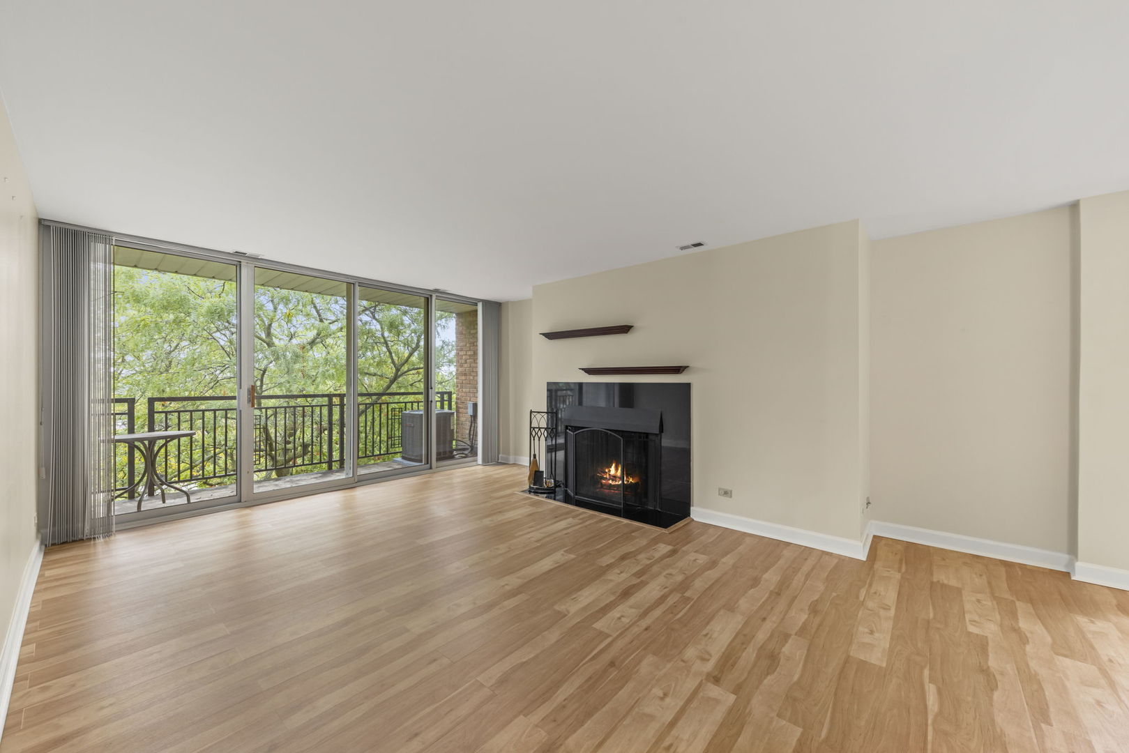 1833 Four Lakes Avenue Unit: 4A