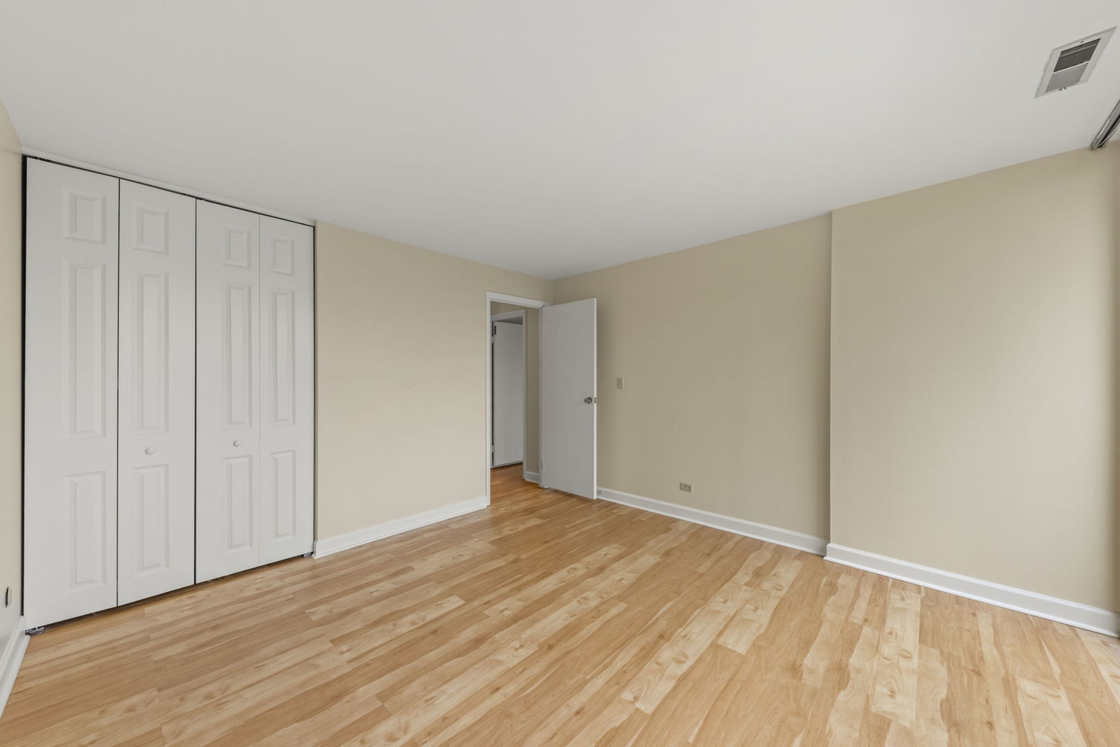 1833 Four Lakes Avenue Unit: 4A