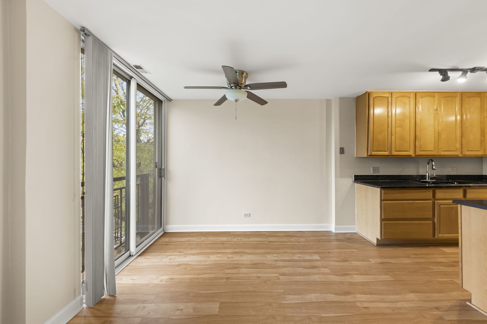 1833 Four Lakes Avenue Unit: 4A
