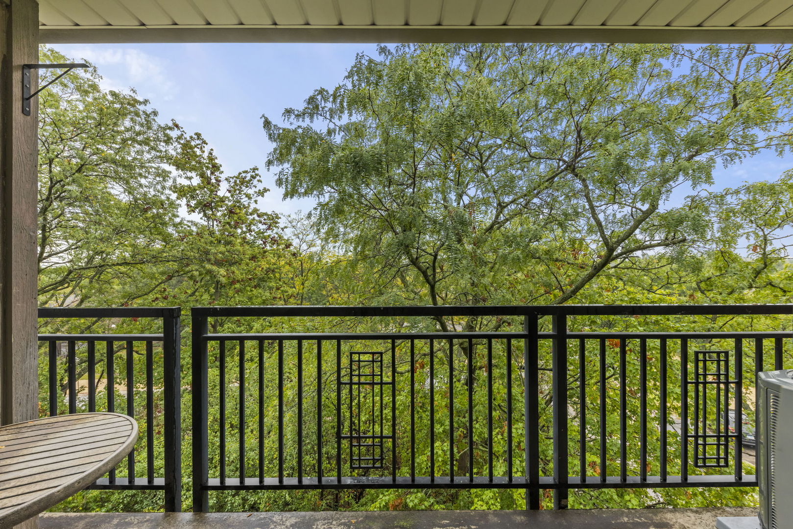 1833 Four Lakes Avenue Unit: 4A