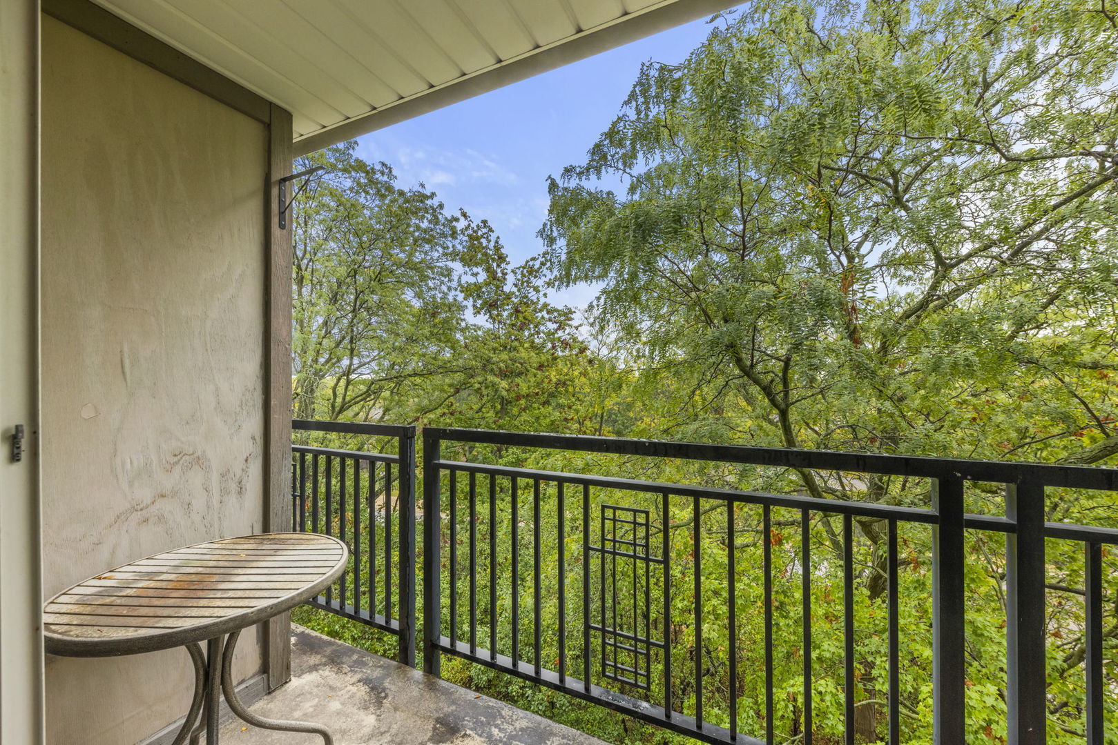 1833 Four Lakes Avenue Unit: 4A