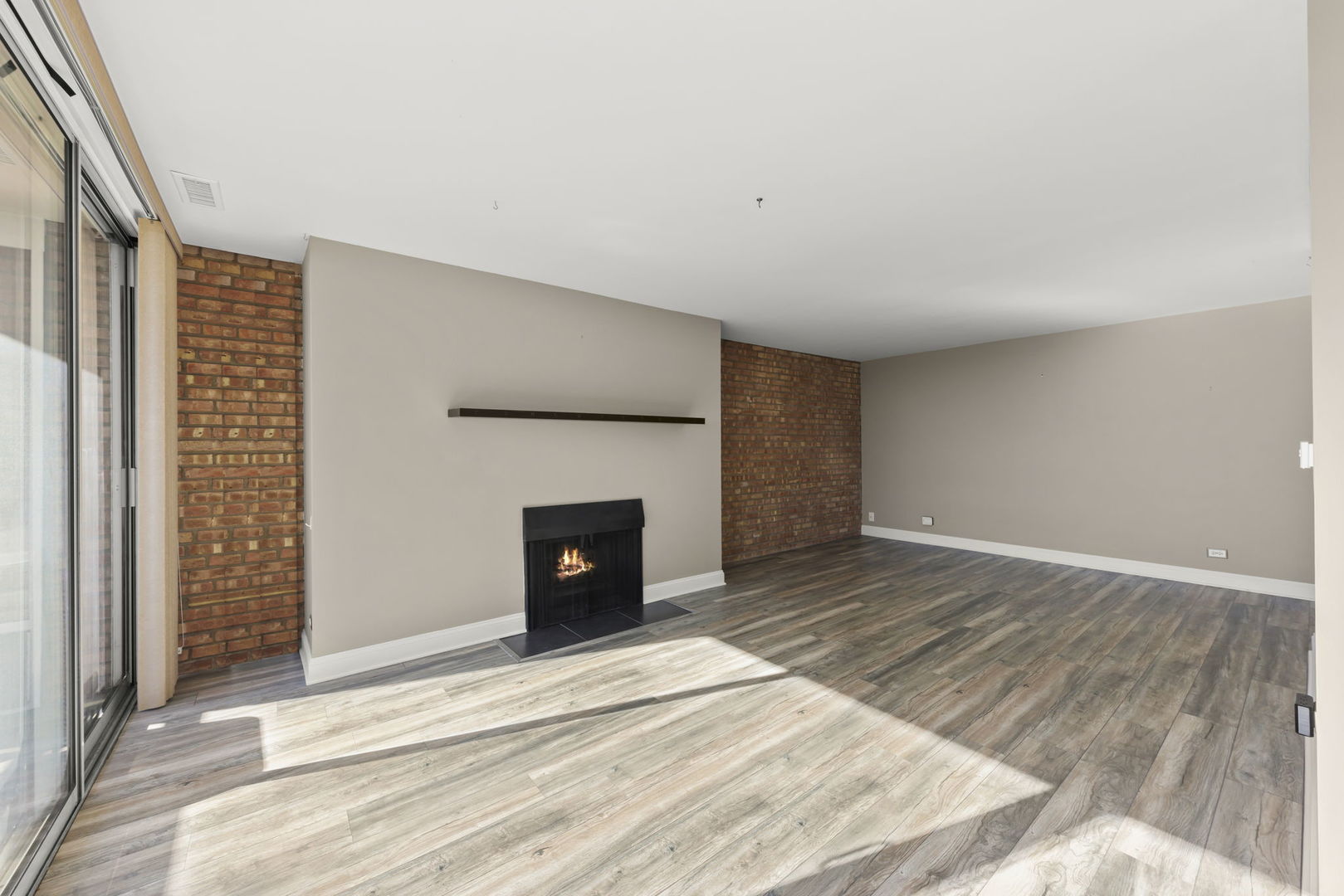 5950 OAKWOOD Drive Unit: 6C