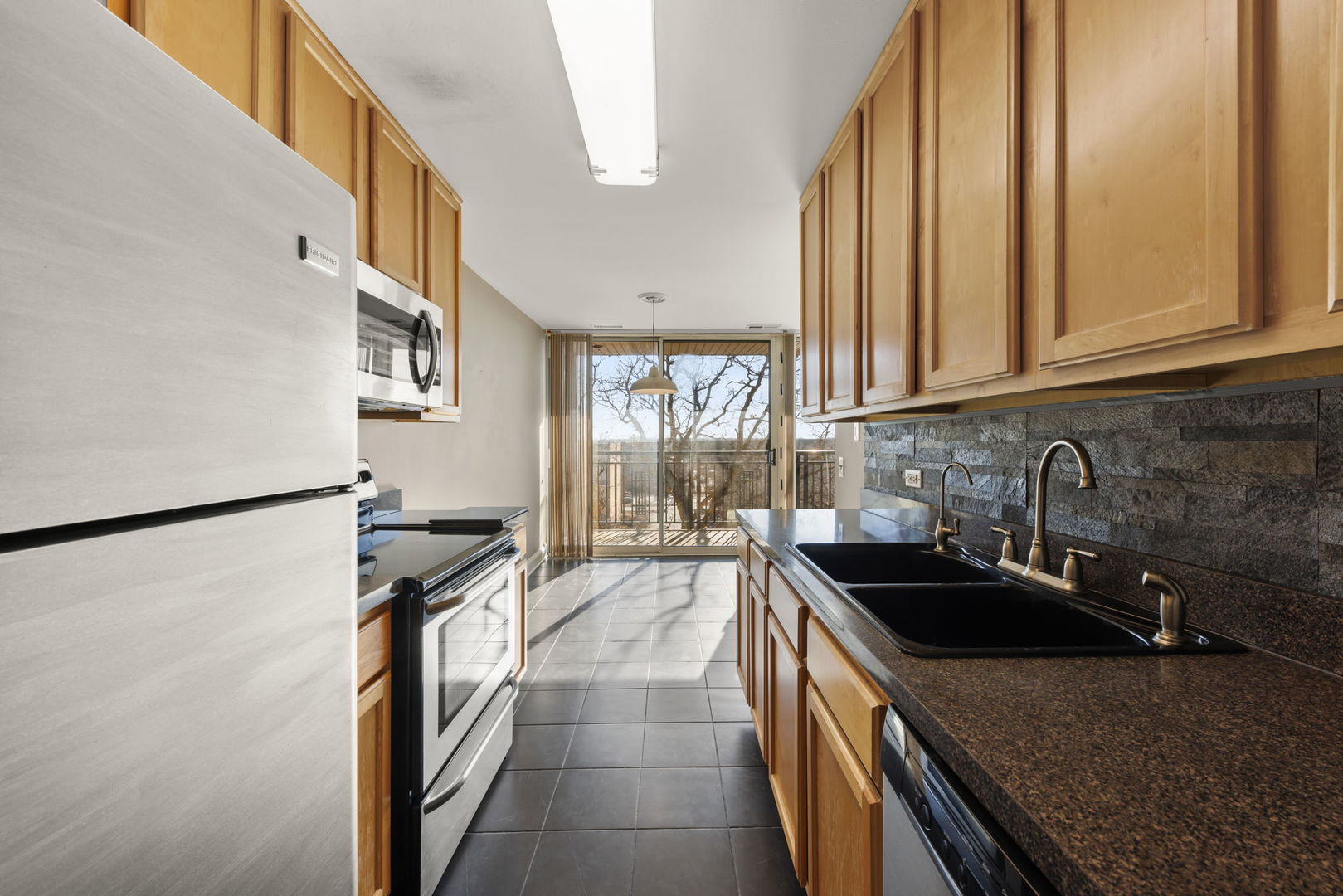 5950 OAKWOOD Drive Unit: 6C
