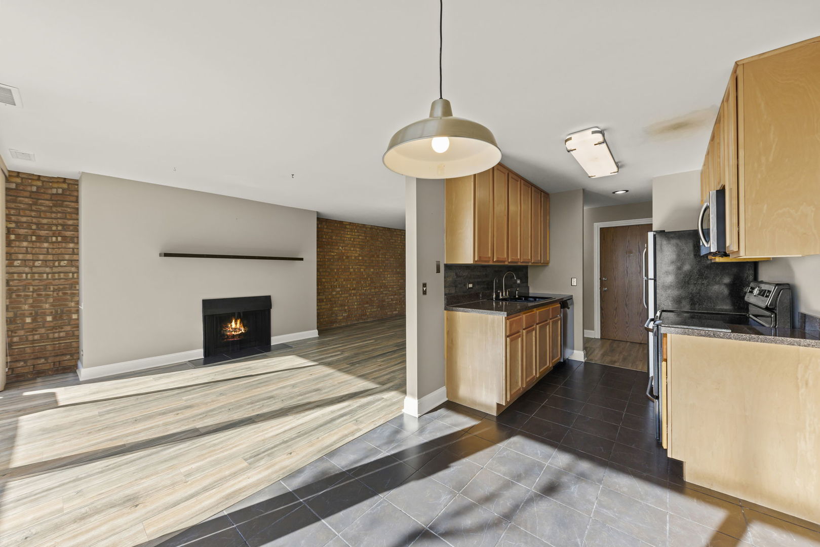 5950 OAKWOOD Drive Unit: 6C