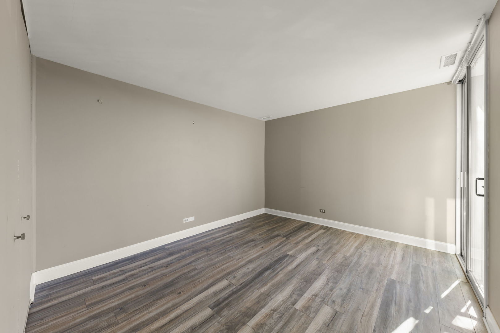 5950 OAKWOOD Drive Unit: 6C