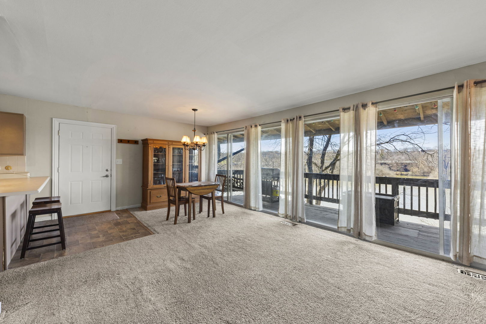 5508 E LAKE Drive Unit: F