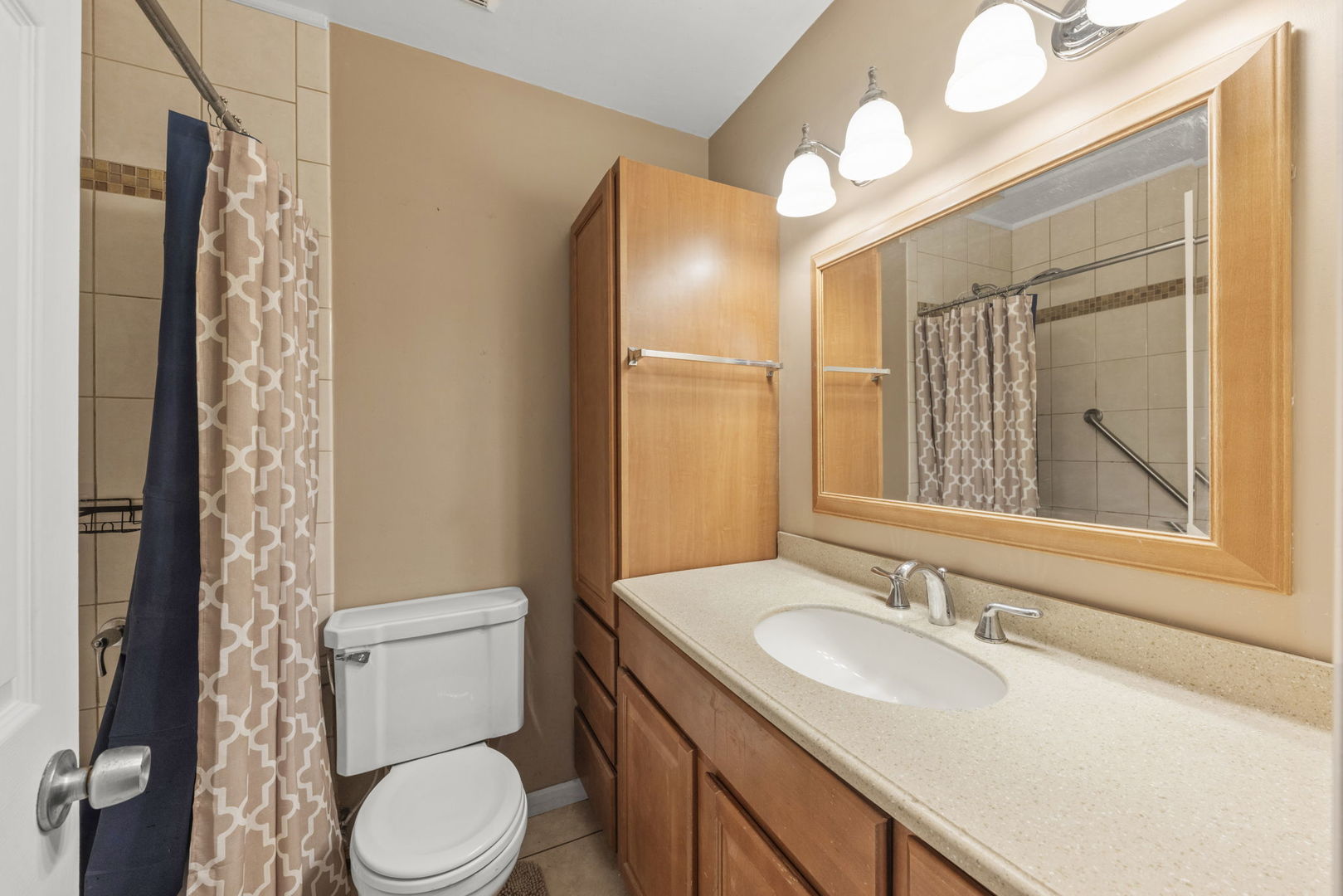 5508 E LAKE Drive Unit: F