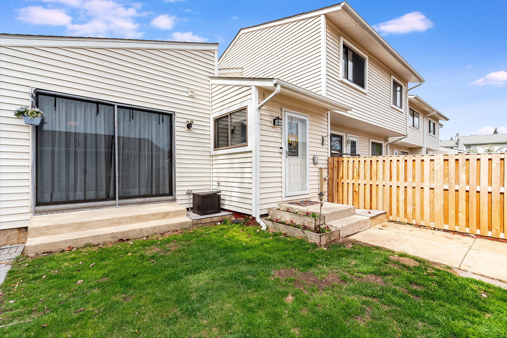 10 Wake Robin Court