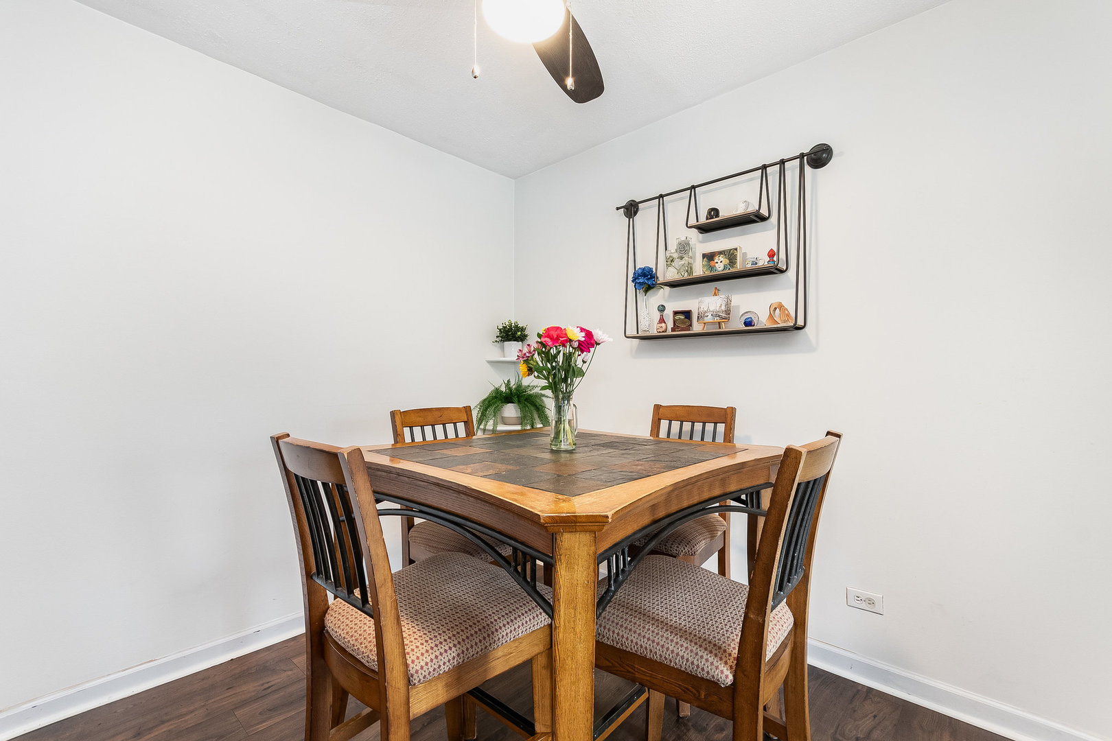 10 Wake Robin Court