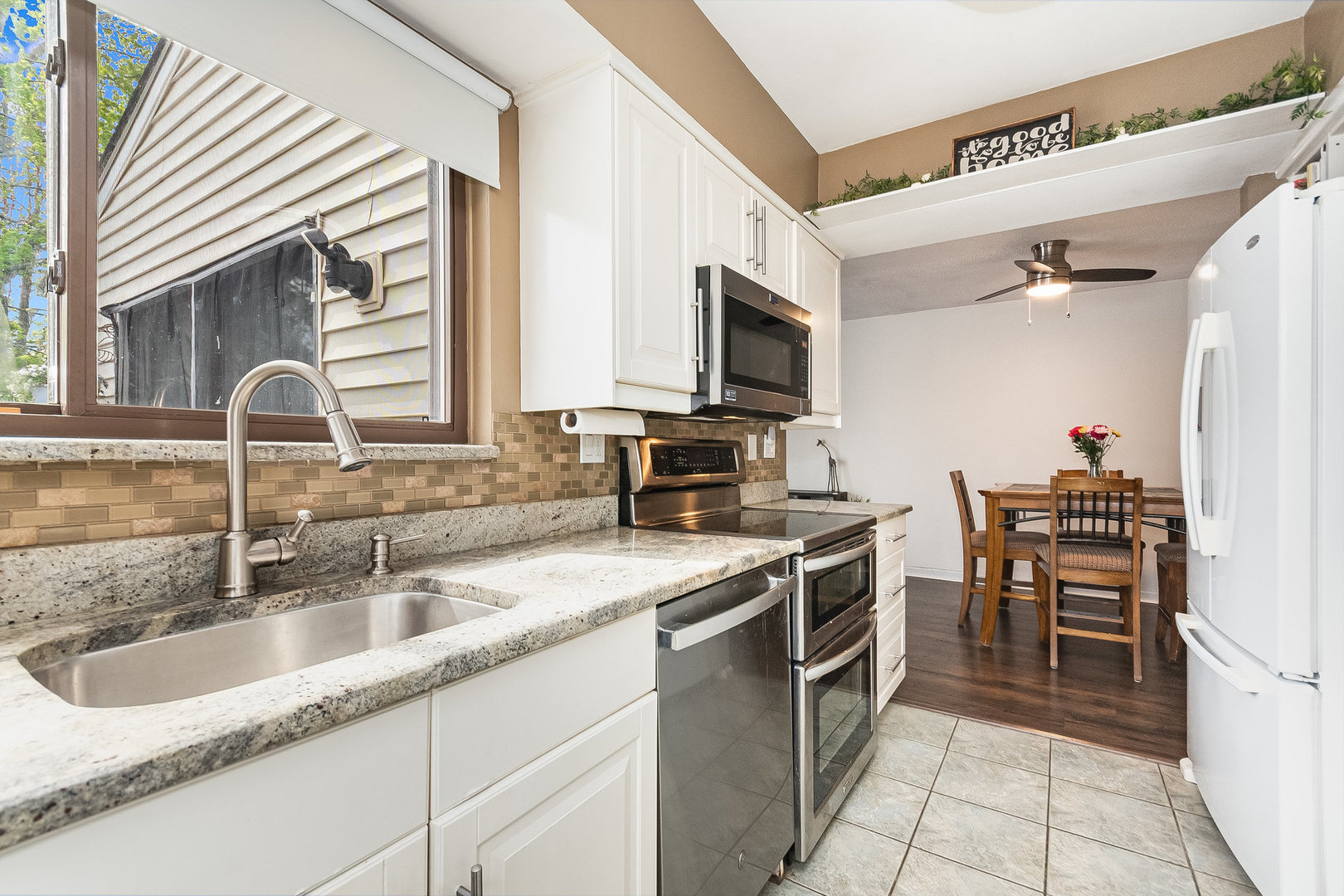 10 Wake Robin Court