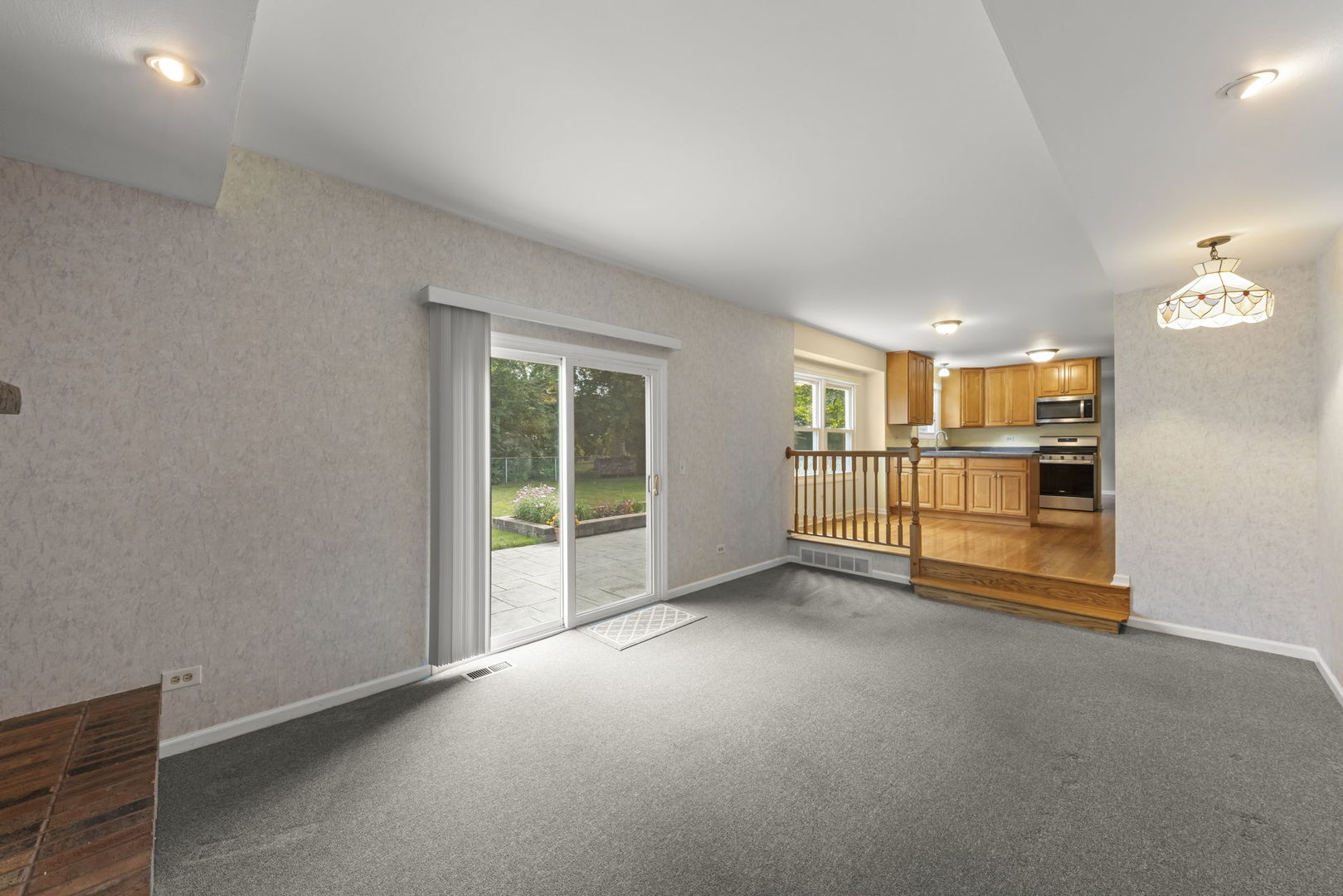 4525 Waubansie Lane