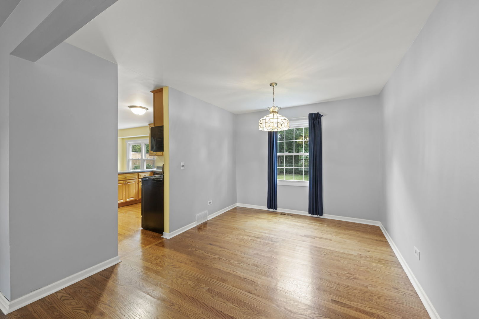 4525 Waubansie Lane