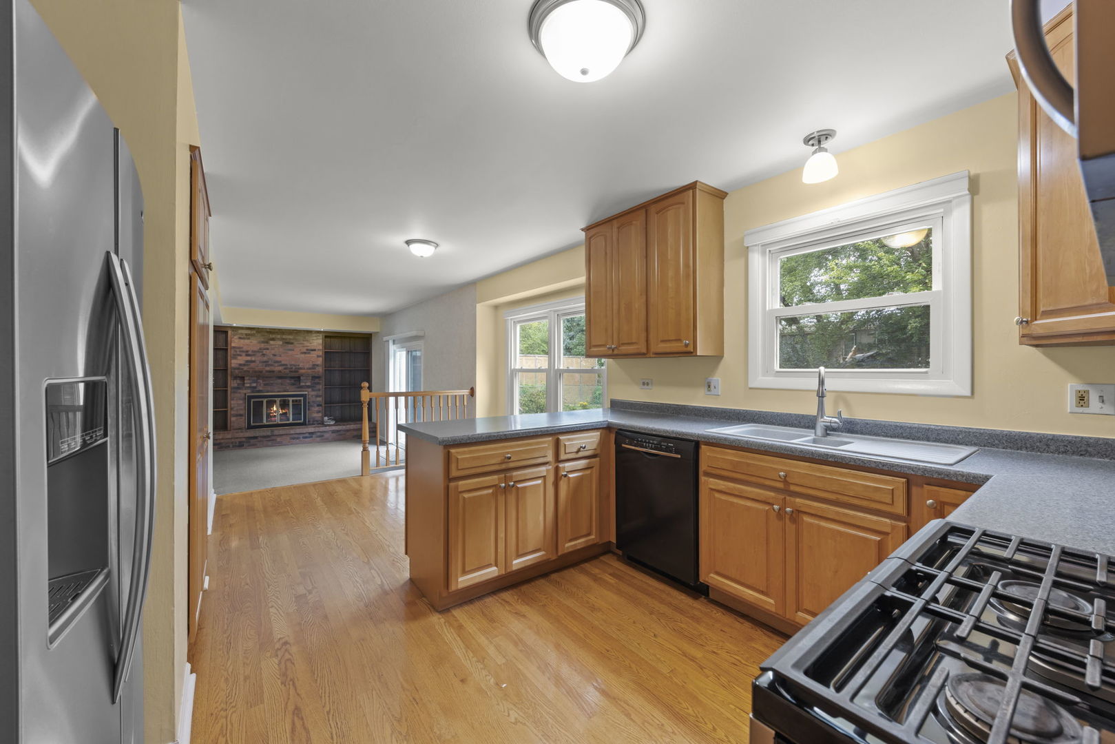 4525 Waubansie Lane