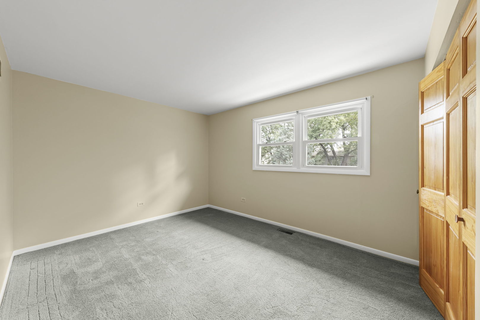 4525 Waubansie Lane