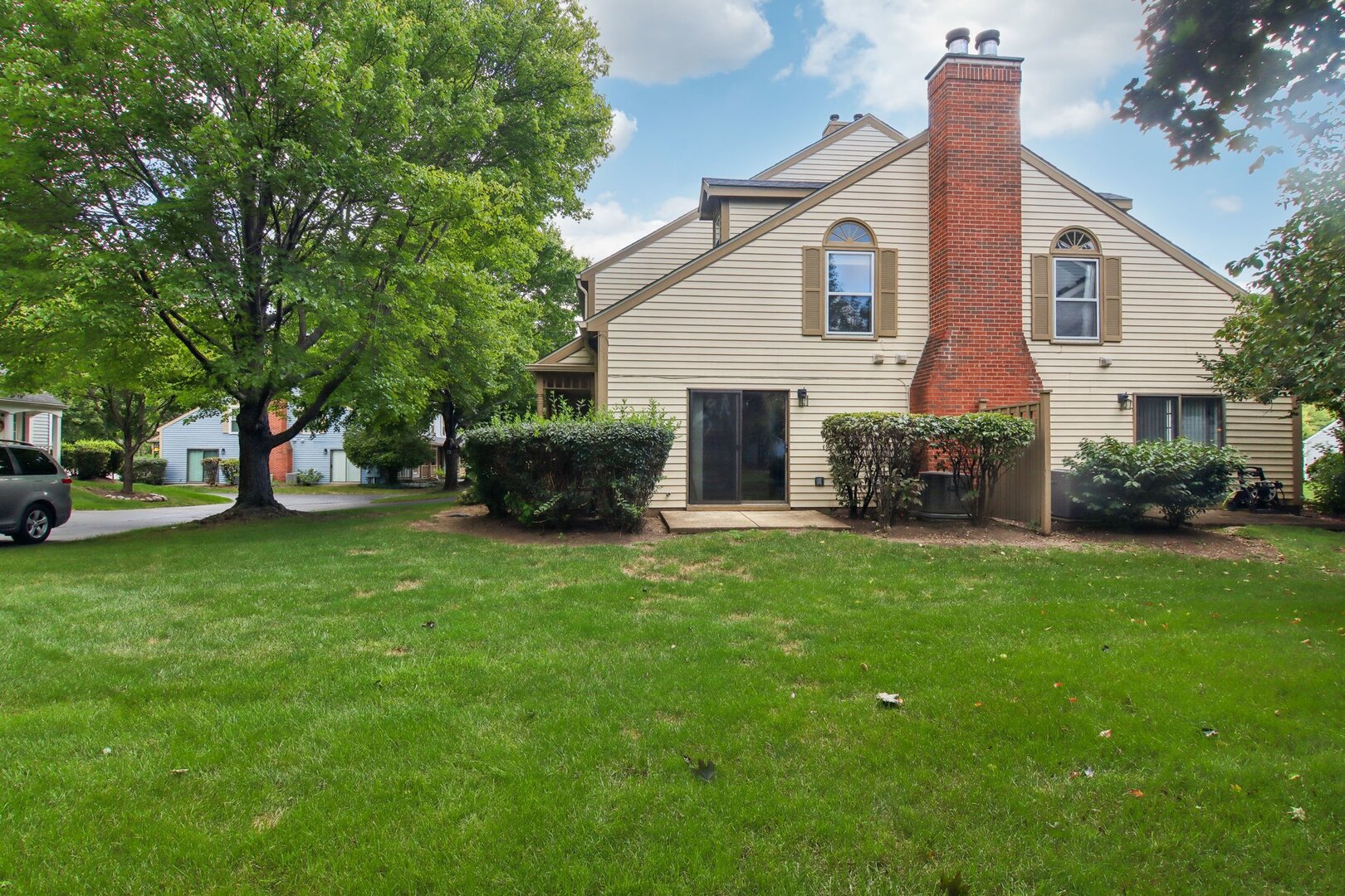 1329 Queensgreen Circle
